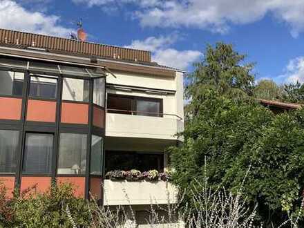 In Marburg: Ruhige und helle 3-Zimmer Wohnung mit 2 Balkonen und Wintergarten
