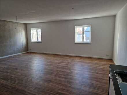 Erstbezug attraktive 2-Zimmer-Wohnung mit Balkon und Einbauküche in Babenhausen