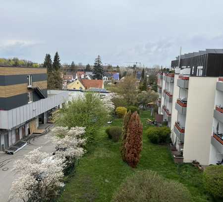 "Ruhig und charmant: 3-Zimmer-Wohnung mit zwei Balkonen in bester Umgebung"