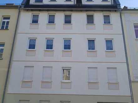Helle 2-Raum-Dachgeschoss-Wohnung zu vermieten