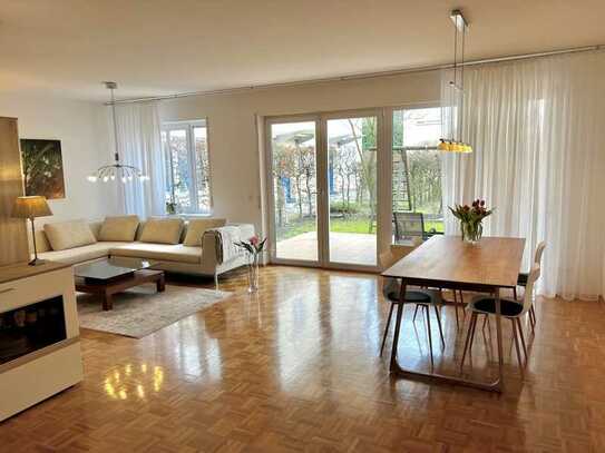 Top Wohnung mit großer Terrasse und Garten