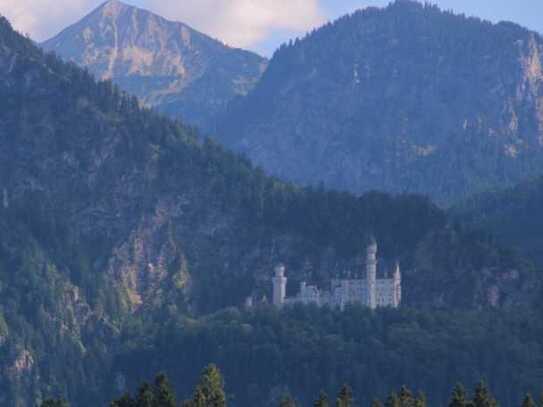 Attraktive, Neuwertige 4 Zimmer Wohnung in Füssen, großer Balkon! E-Ladestation, Berg-u. Schloßblick