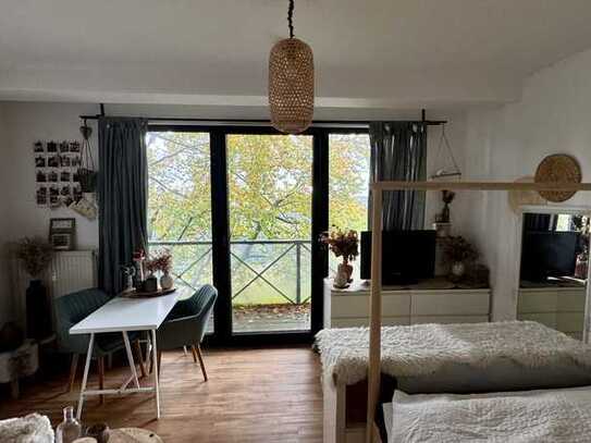 Schöne und helle 1-Zimmer Wohnung mit Balkon und Parkplatz