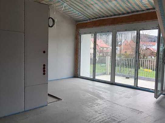 Traumhafte 3,5-Maisonette-Wohnung mit Kinderzimmer und Terrasse mit traumhaften Ausblick