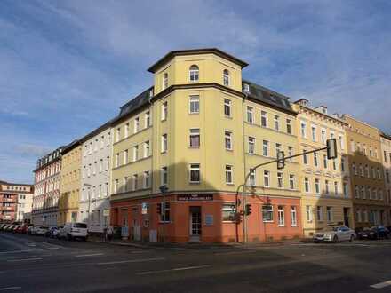 Eleganter Stadthausstil!
Vollvermietetes Wohn- und Geschäftshaus in toller Lage von Gera