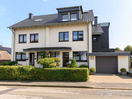 Schöne Doppelhaushälfte mit bezauberndem Garten
- Terrasse - Balkon - Keller - Garage -