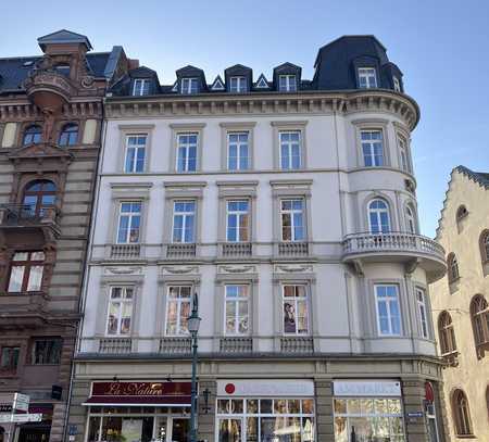 ++ gut geschnittene 2,5-Zimmer-Altbauwohnung mitten in der Wiesbadener-Innenstadt! ++