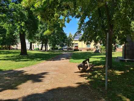 geräumige Dachgeschosswohnung (Maisonette) mit Balkon in Döbeln, direkt an einem schönen Park!