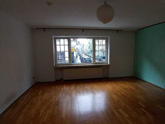 Ruhige 2 Zimmer in der alten Neustadt mit EBK und Balkon