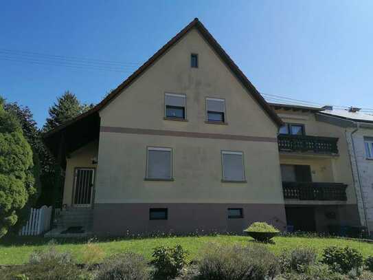 gepflegtes Zweifamilienhaus in Vinningen.