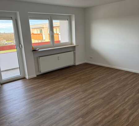 Erstbezug nach Sanierung: 3-Zimmer-Wohnung mit Einbauküche