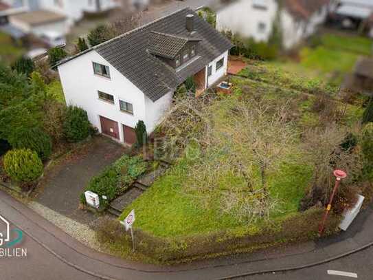 Freistehendes Einfamilienhaus mit gepflegtem Garten für die ganze Familie