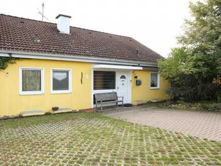 Schöne Doppelhaushälfte mit Garten, Stellplätzen und Garage, in Obernheim Ortsrandlage zu verkaufen