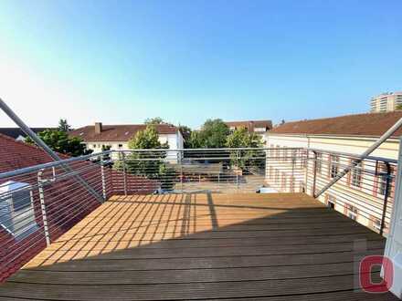 Ganz oben ist es am schönsten - Großzügige, helle 3-Zimmer DG-Wohnung mit Balkon und Aufzug