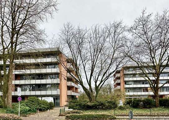 Modernisierte 2-Raum-Wohnung mit gehobener Innenausstattung mit Balkon und EBK in Metzkausen