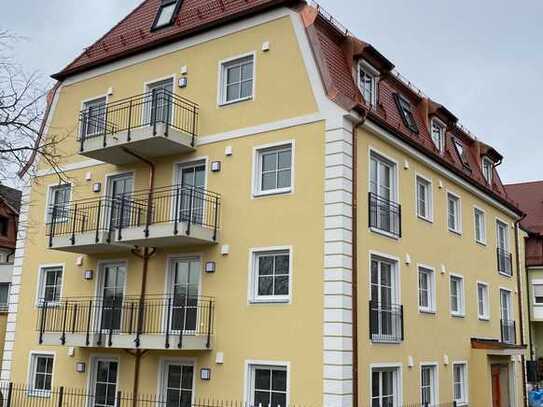 Stilvolle 4-Zimmer-Dachgeschosswohnung mit luxuriöser Innenausstattung und Einbauküche in Regensburg