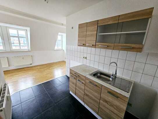 MEGA -》ALTENDORFERSTR. 12 / KÜCHWALD / OASE IM DACHGESCHOSS, EINBAUKÜCHE, WANNE !!