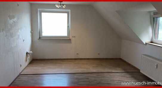 ***huesch-Immobilien.de***
Heimelige 3-Zimmer-Dachgeschosswohnung mit Balkon sucht .....