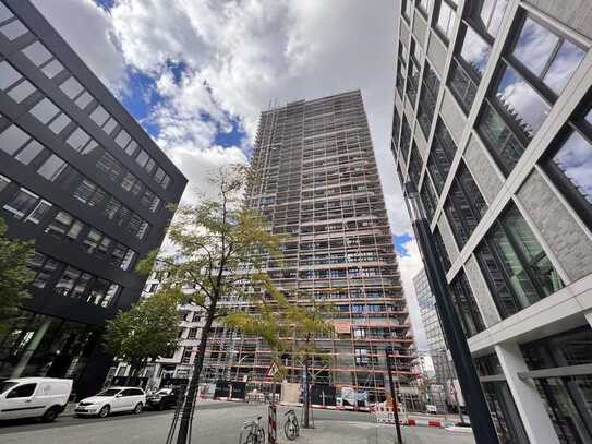 F-Hain: ERSTBEZUG im LUXUS NEUBAU: 2-Zimmer-Whg. - 12. Etage mit BALKON + Blick über Friedrichshain