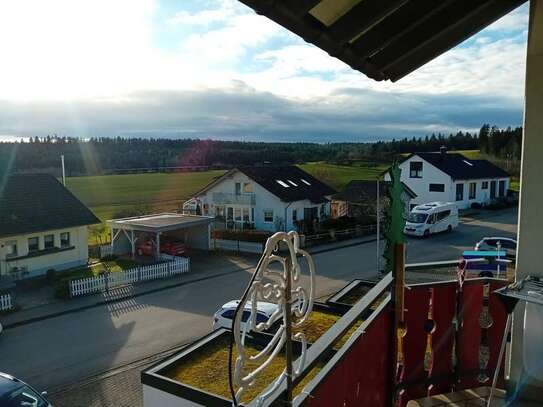 Attraktive und gepflegte 3,5-Zimmer-Wohnung mit Balkon und EBK in Herzogsweiler