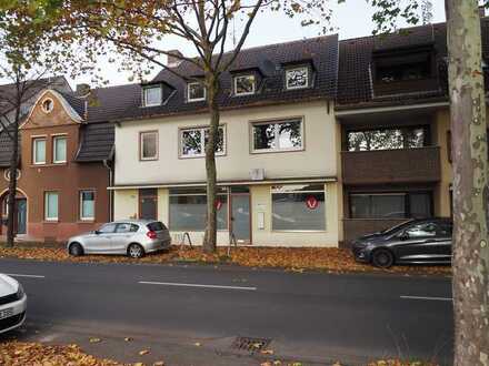 Wohn- und Geschäftshaus mit Arztpraxis und 2 Wohneinheiten und 2 Garagen