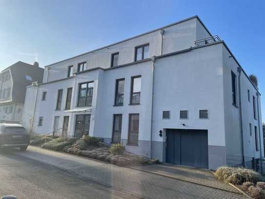 Stilvolle 3,5-Zimmer-Penthouse-Wohnung mit großzügiger Dachterrasse und Fernblick