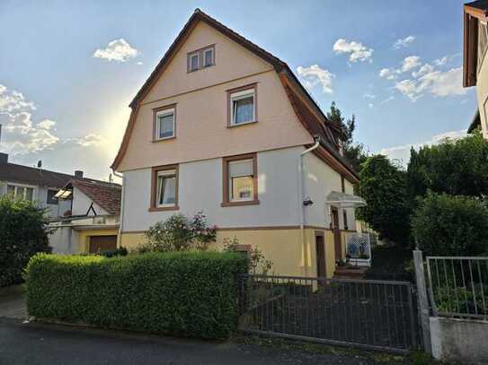 Charmantes Einfamilienhaus mit Garten in Höchst