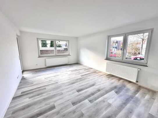 Modernisierte Hochparterrewohnung mit Südwest- Loggia in Oldenburg (Erstbezug nach Kernsanierung)