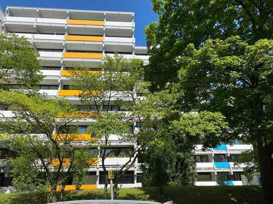 RENOVIERTE 2-ZIMMER-WOHNUNG MIT SÜDLOGGIA UND WEITBLICK