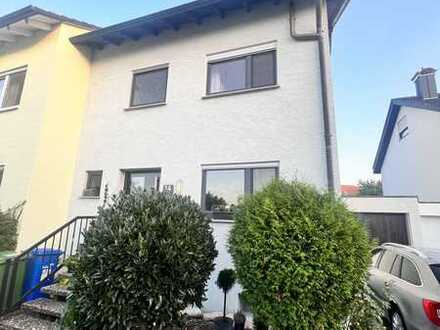 Umfassend sanierte familienfreundliche Doppelhaushälfte in Linkenheim-Hochstetten
