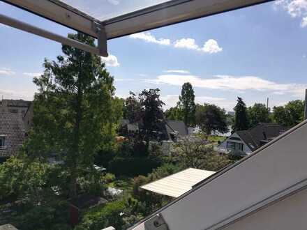 Geräumige, gepflegte 1-Zimmer-Dachgeschosswohnung in Düsseldorf/Heerdt mit direkter Rheinlage