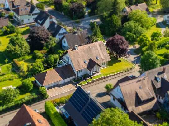 Stilvolles Wohnen auf hohem Niveau: Traumhaftes Haus auf attraktivem Grundstück