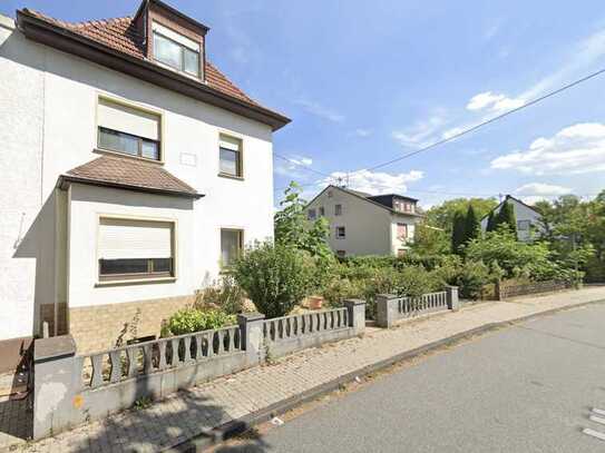 Freundliche 5-Zimmer-Maisonette-Wohnung mit Balkon in Koblenz