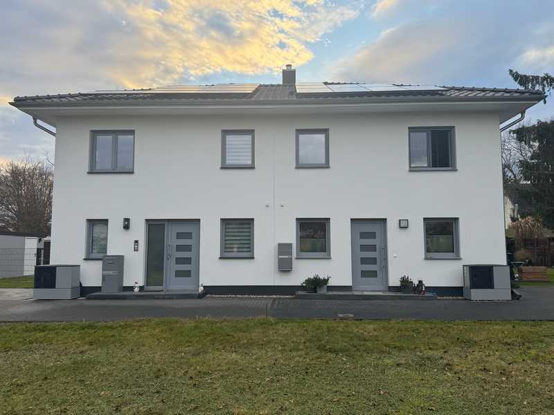 Neubau Doppelhaushälfte in Biesdorf.