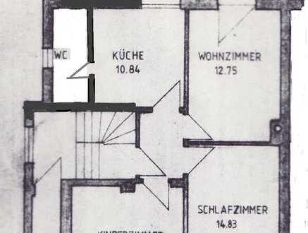 schöne, helle 3 ZBK im EG, renoviert, großer Balkon, ideal für ZK oder Josefinum