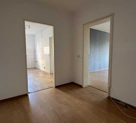 Schöne 2 Zimmerwohnung mit Balkon und PKW Stellplatz