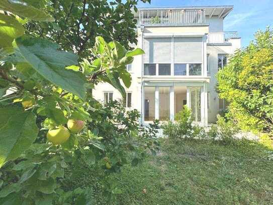 Ein Apfelbaum in Ihrem Garten - Neubauwohnung direkt gegenüber Schloßpark