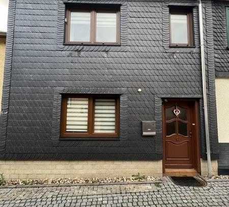 *** Provisionsfreies Einfamilienhaus mit Garage in Schmiedefeld ***