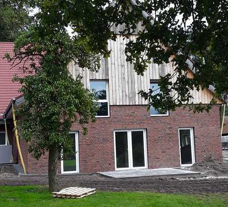 Erstbezug: Freundliches 5-Zimmer-Bauernhaus mit gehobener Innenausstattung mit Terrasse und Garten