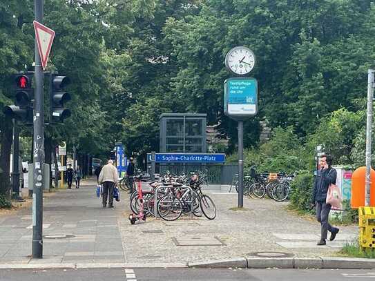 Erstbezug nach Sanierung! Zentrale Charlottenburger Lage!