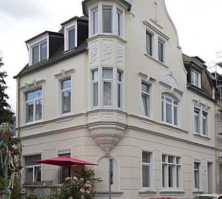Geräumiges, stilvolles und gepflegtes 8-Zimmer-Gründerzeit Mehrfamilienhaus in Bonn Südstadt