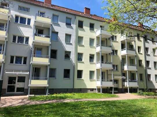 3-Raum-Familienwohnung mit Balkon in zentraler Lage