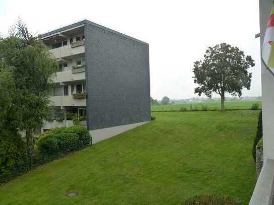 ANSPRECHENDE ZWEI ZIMMERWOHNUNG MIT EBK, BALKON UND TIEFGARAGENSTELLPLATZ