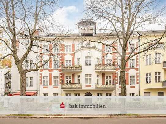 Exquisite Altbauwohnung mit Platzlage in Berlin Friedenau