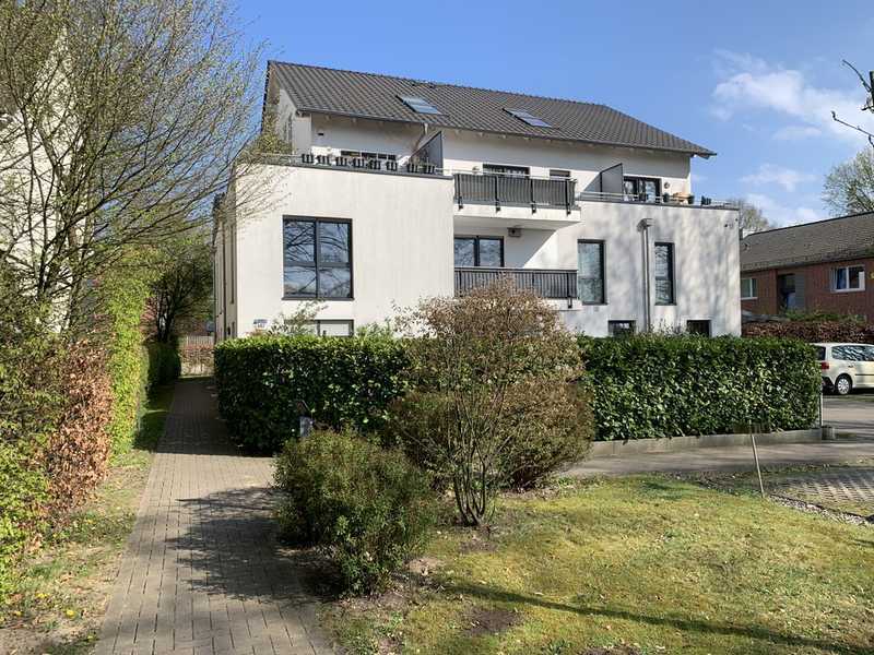 Neuwertige 3- Zimmer- Komfort- Terrassenwohnung mit eigenem Garten in Hamburg-Langenhorn