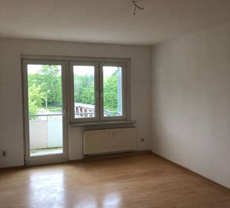 Helle 3 Zimmer mit West-Balkon in ruhiger Lage!