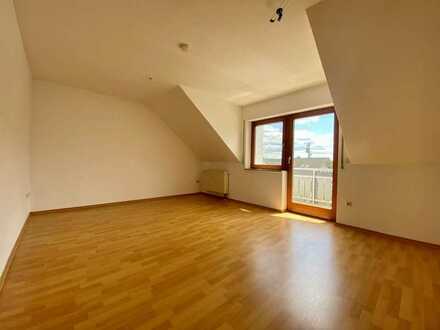 Gepflegte 2-Zimmer DG-Wohnung mit Balkon und Einbauküche in Münsterhausen