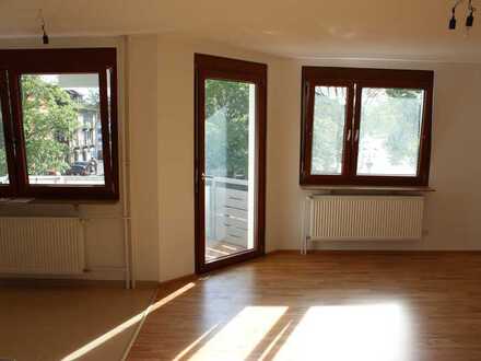 Exklusive, geräumige 2-Zimmer-Wohnung mit Balkon und Stellplatz in Rielasingen-Worblingen