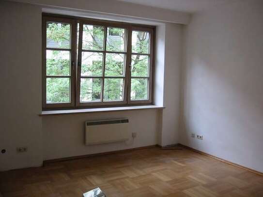 Schöne 2 Zimmer-Wohnung mit Dachterrasse und EBK in Ingolstadt Altstadt Nähe THI/WFI