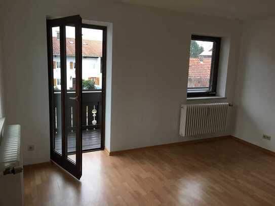 Schöne 2 Zimmerwohnung in Wielenbach zu vermieten.